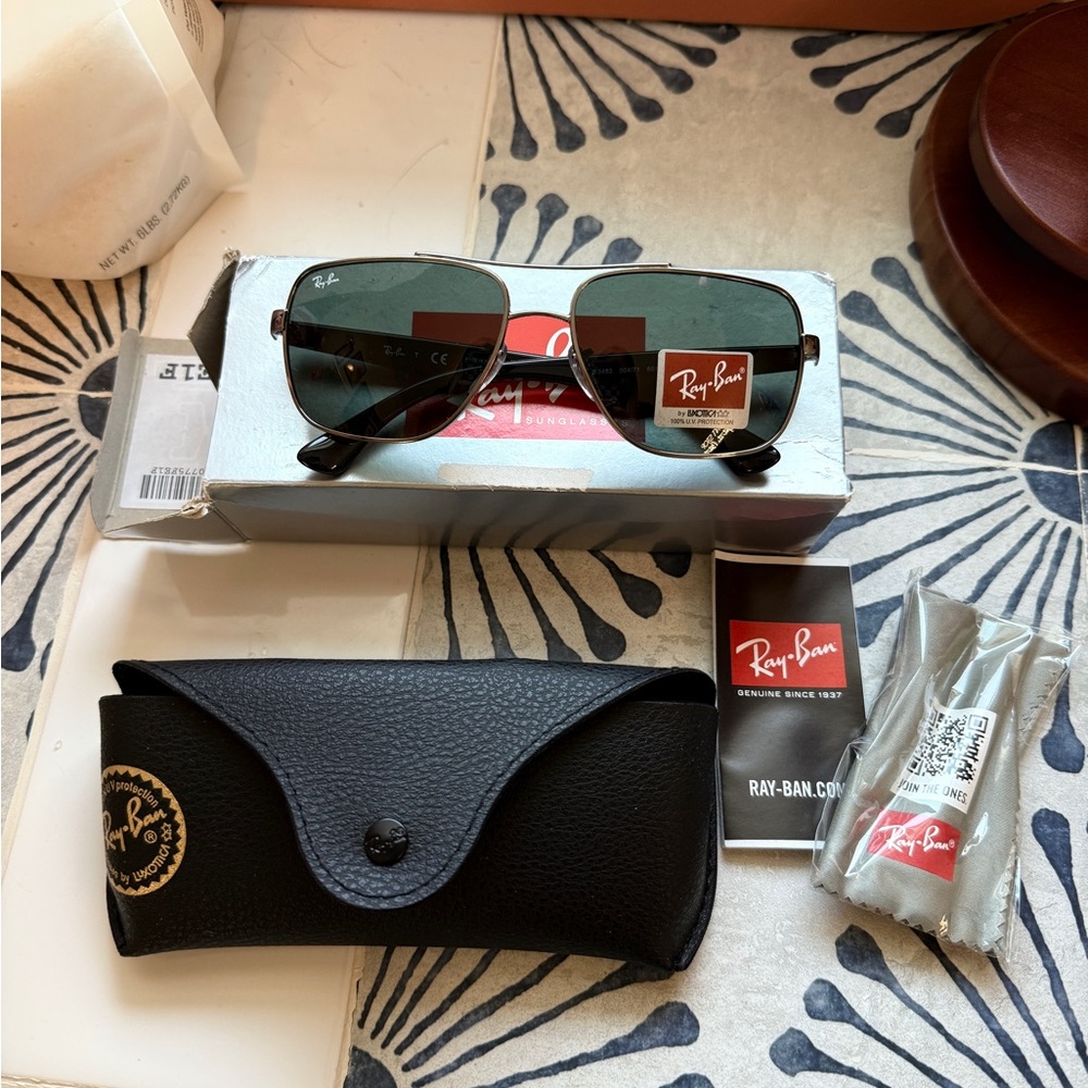 BNWT Ray-Ban Sunglasses